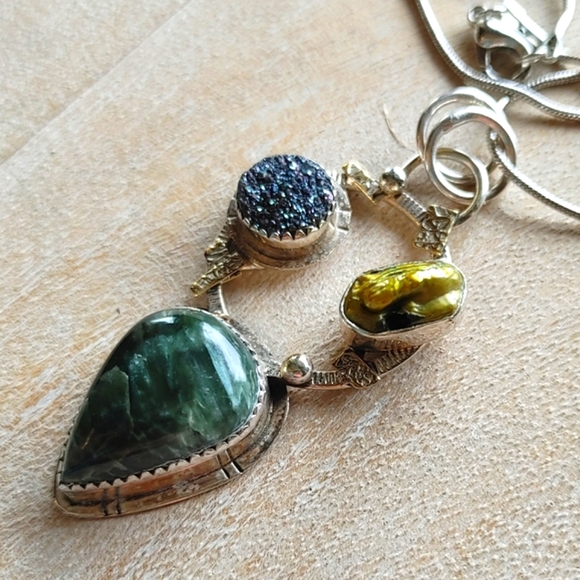 Seraphinite Art Piece Pendant in SOLID 925 Sterling Silver w/ Gold Vermeil - Picture 3 of 15